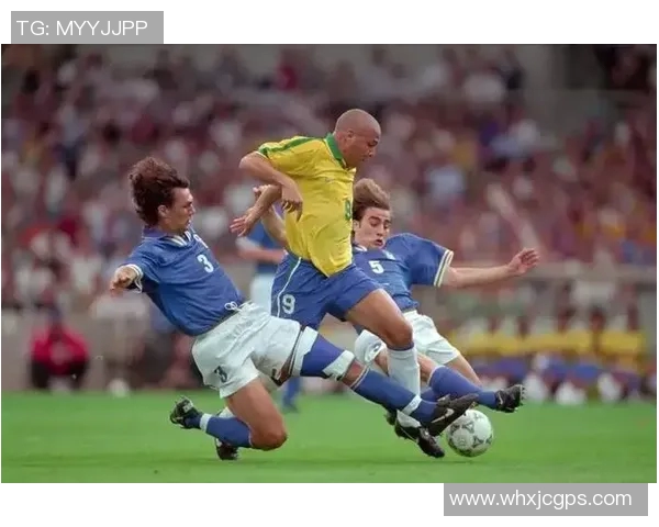 当足球巨星遇上记者脑筋急转弯全场笑成大型即兴喜剧现场